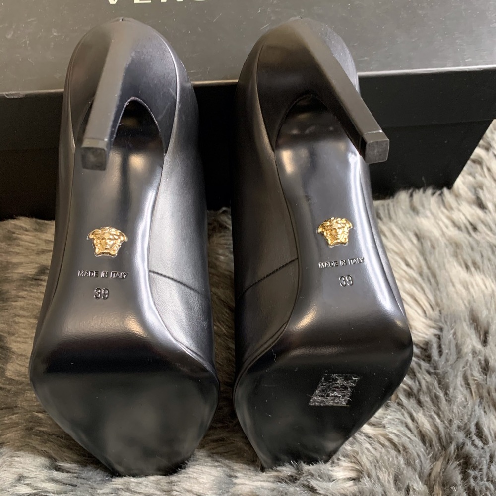 Versace heels - Picture 5 of 7